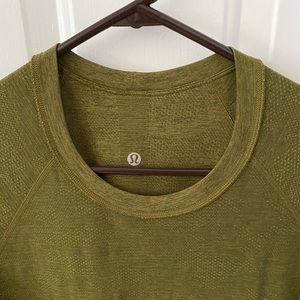 Lululemon size med - large super soft and comfy fabric.
